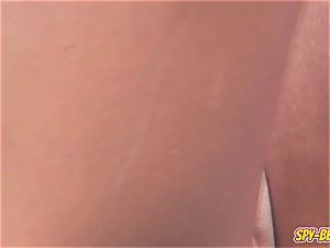 first-timer Beach nudist voyeur - Close Up smooth-shaven labia